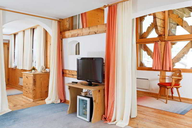 Schweizerhaus Swiss Quality Hotel Малоя Екстер'єр фото