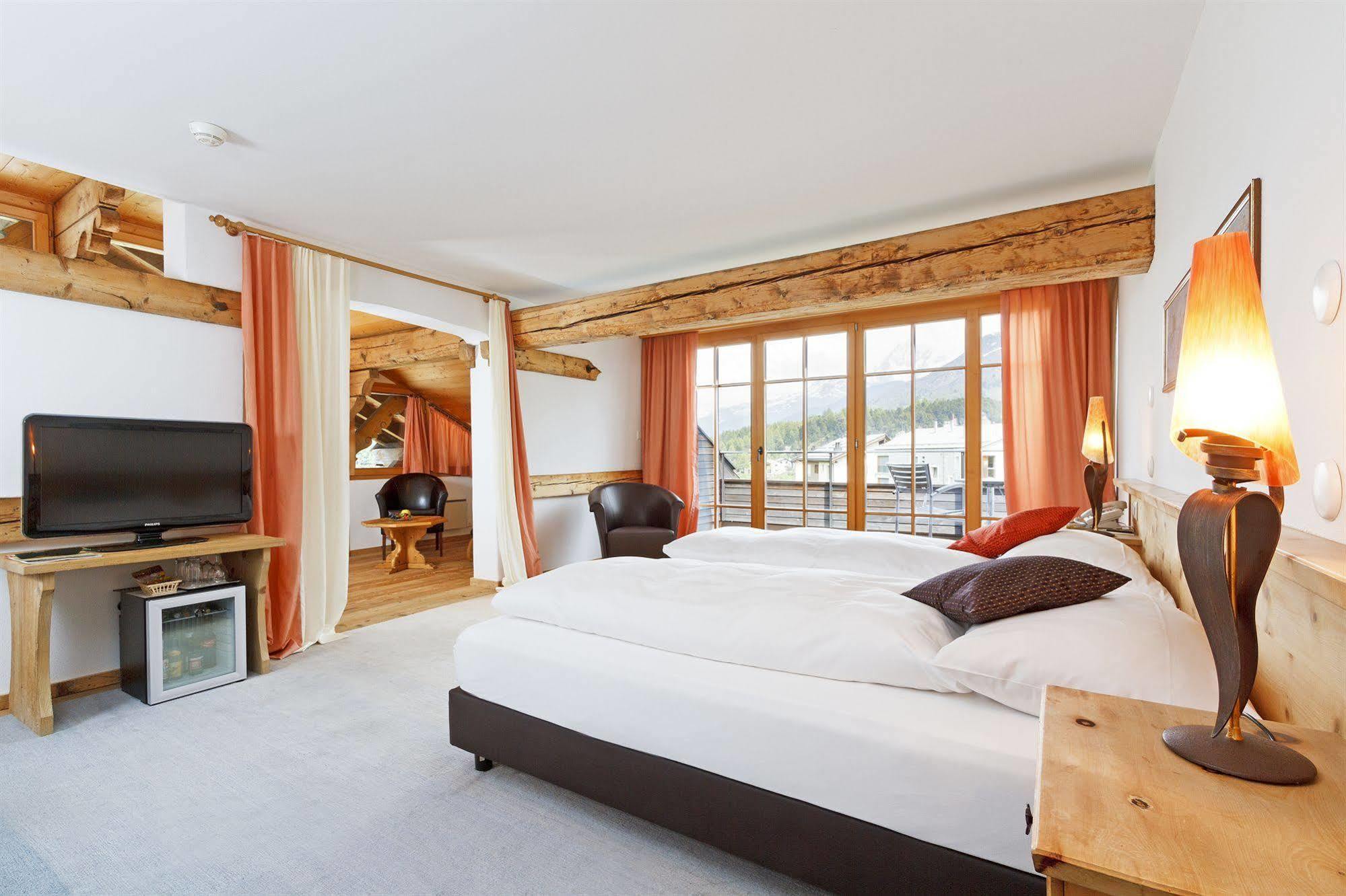 Schweizerhaus Swiss Quality Hotel Малоя Екстер'єр фото